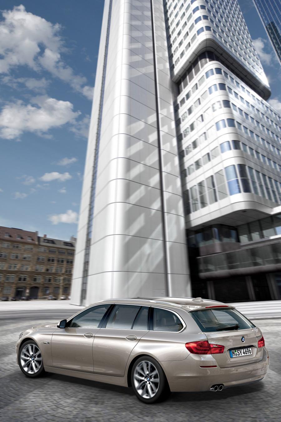  BMW 5-Series Touring 2010 года  (фото 68 из 75)